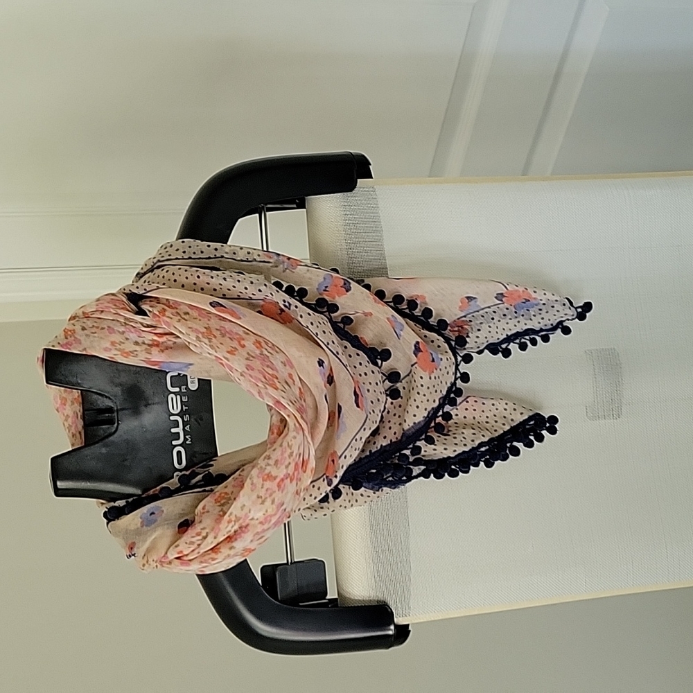Shawl - Picture 2 of 4